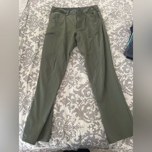 Mens Patagonia pants olive green size 33